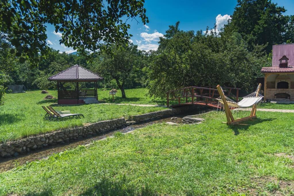 Horace Guesthouse Pool & Hot Tub & Bikes & River Dejani Exteriér fotografie